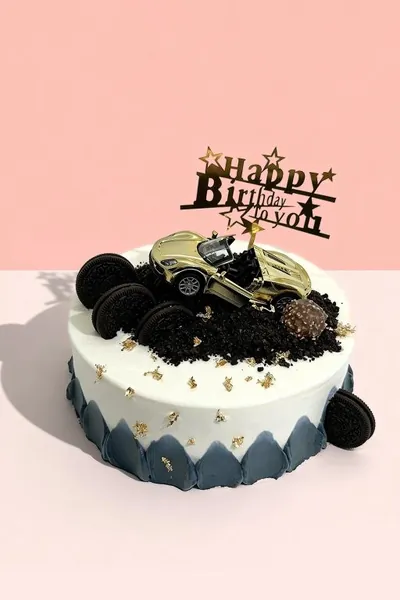 Toy Cake 8″