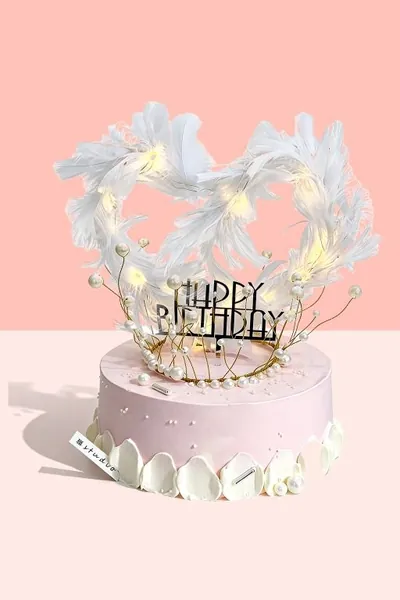 White Golden Pearl Tiara Cake 8″
